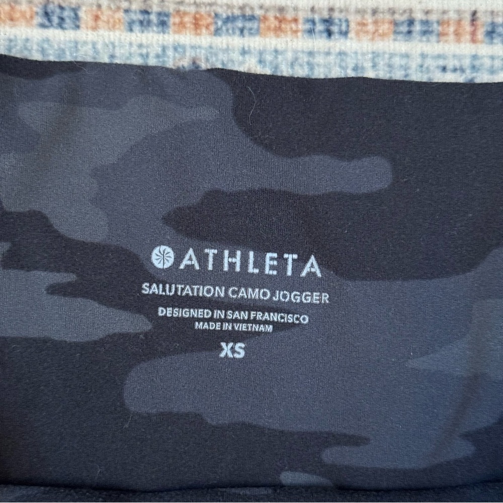 Athleta Salutation Camo Joggers Black & Gray Women’s Size XS - Picture 12 of 14